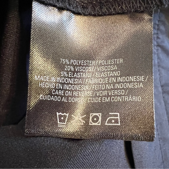 Tahari NWT Size 10 The Ellen Pant in True Navy - Picture 11 of 12